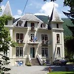 Castel De La Pique Bed & Breakfast 3*