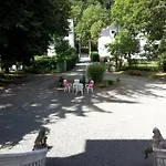 Bed & Breakfast Castel De La Pique