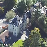Castel De La Pique Bed & Breakfast