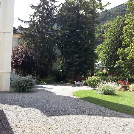 Castel De La Pique Bed & Breakfast